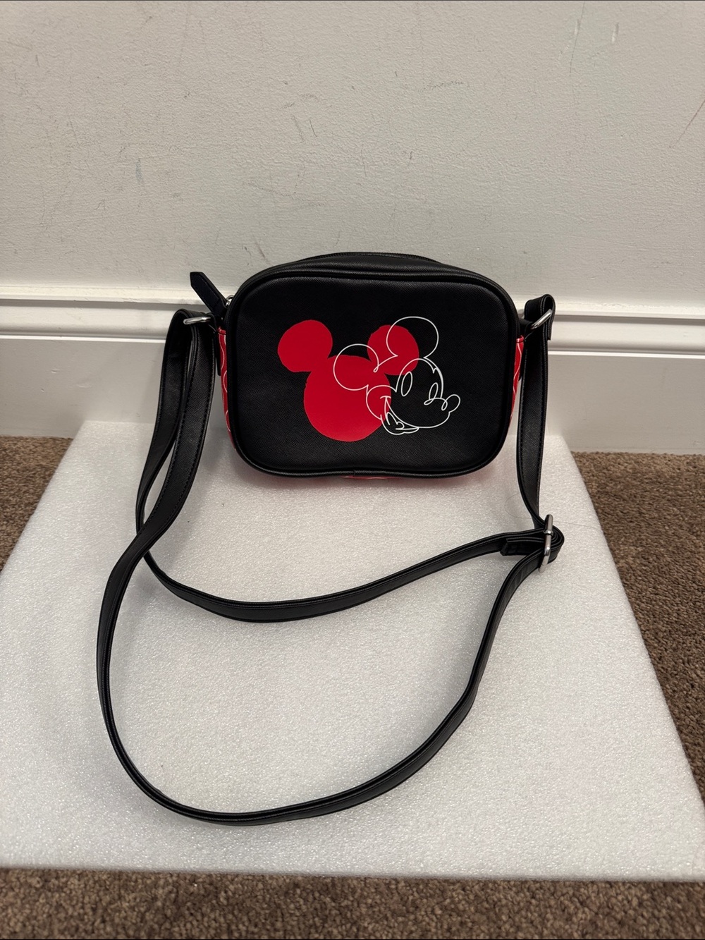 Disney dani by Danielle Nicole Mickey Mouse shoulder bag purse